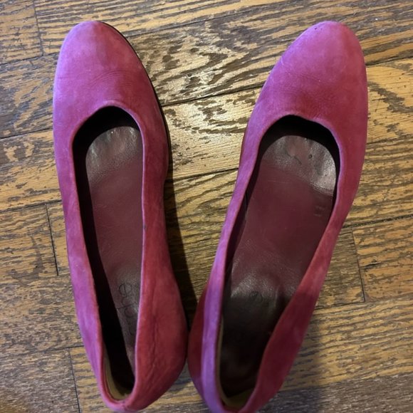 Arche Raspberry Closed Toe Suede Wedges (2") - Picture 2 of 4
